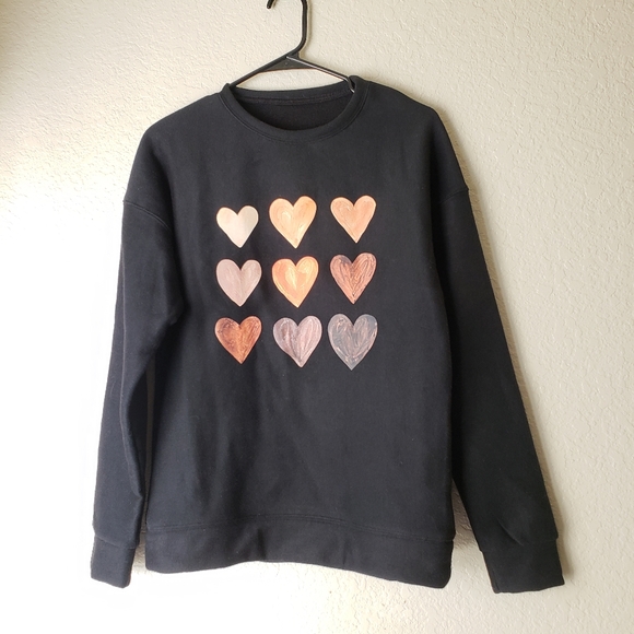Cute Black Thick Sweater with Heart Print - Picture 1 of 5